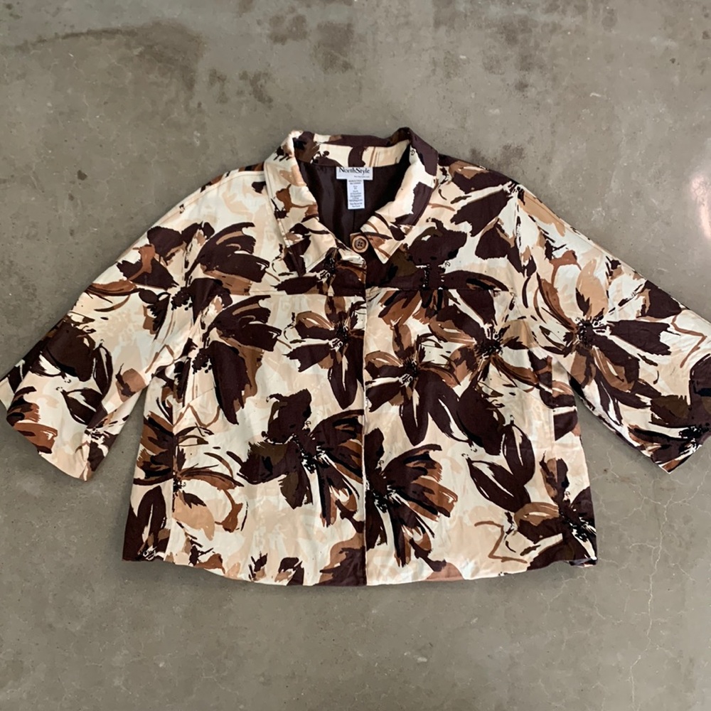Women’s floral blazer/jacket